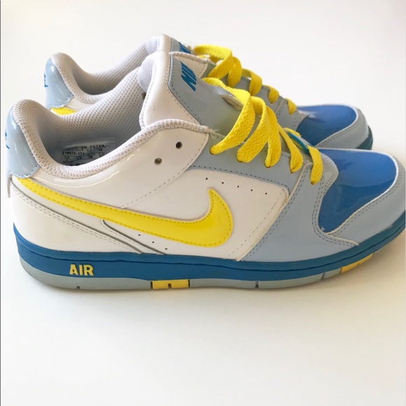 Nike Shoes - Women’s Nike shoes - US size 7